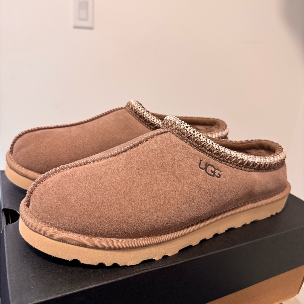 SOLD!!!UGG Tasman Suede Slip-On